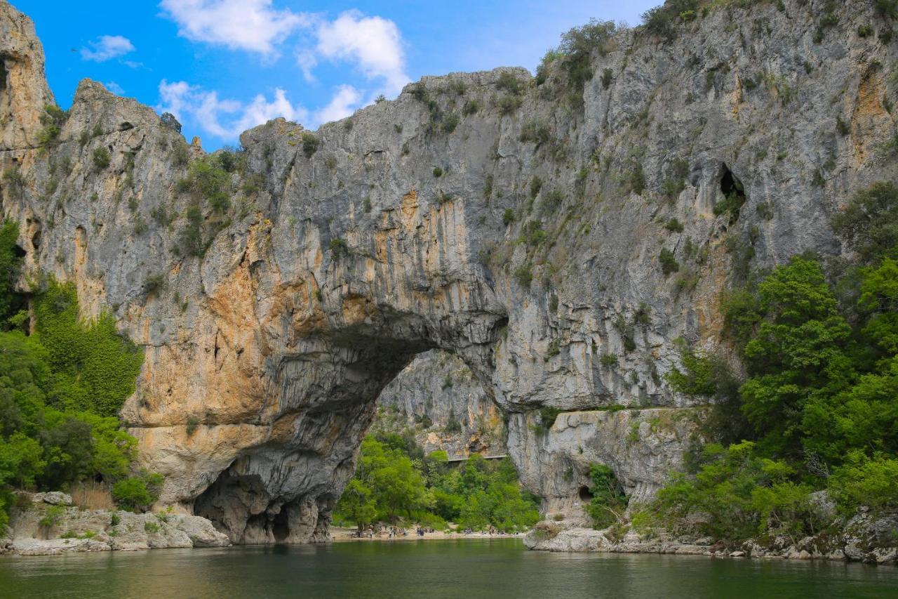 مبيت وإفطار Saint-Paulet-de-Caisson Les Yourtes De Provence المظهر الخارجي الصورة