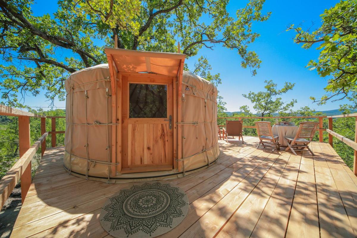 Saint-Paulet-de-Caisson Les Yourtes De Provence الغرفة الصورة